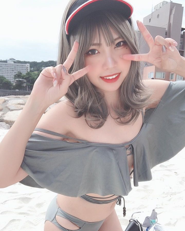 是「贫乳」又怎样？Coser《六糖》撩人姿态大胆散发色气感！_探号社