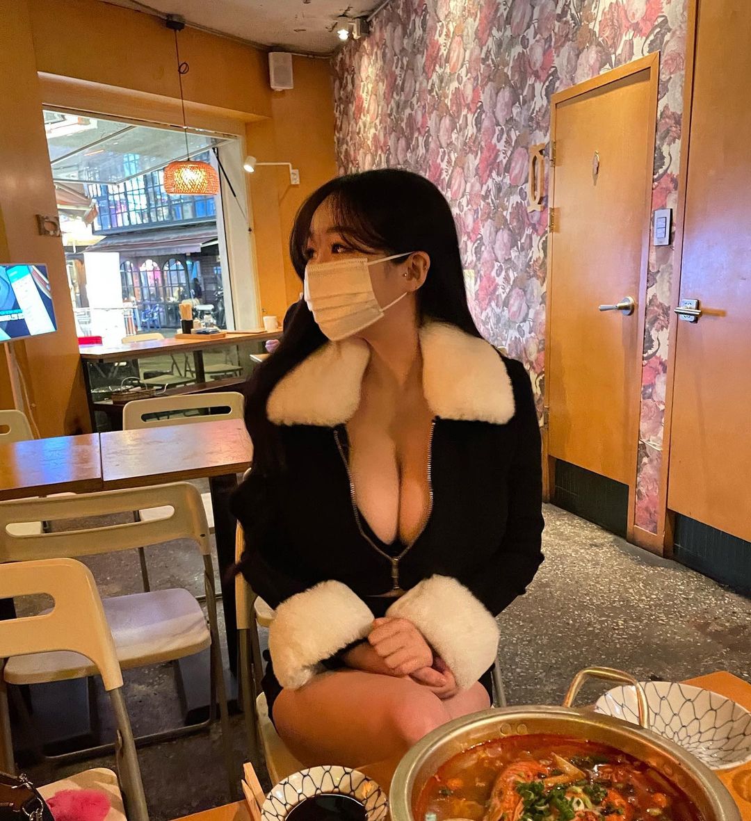 南韩巨乳网美《하온이》写真图片及个人资料_探号社